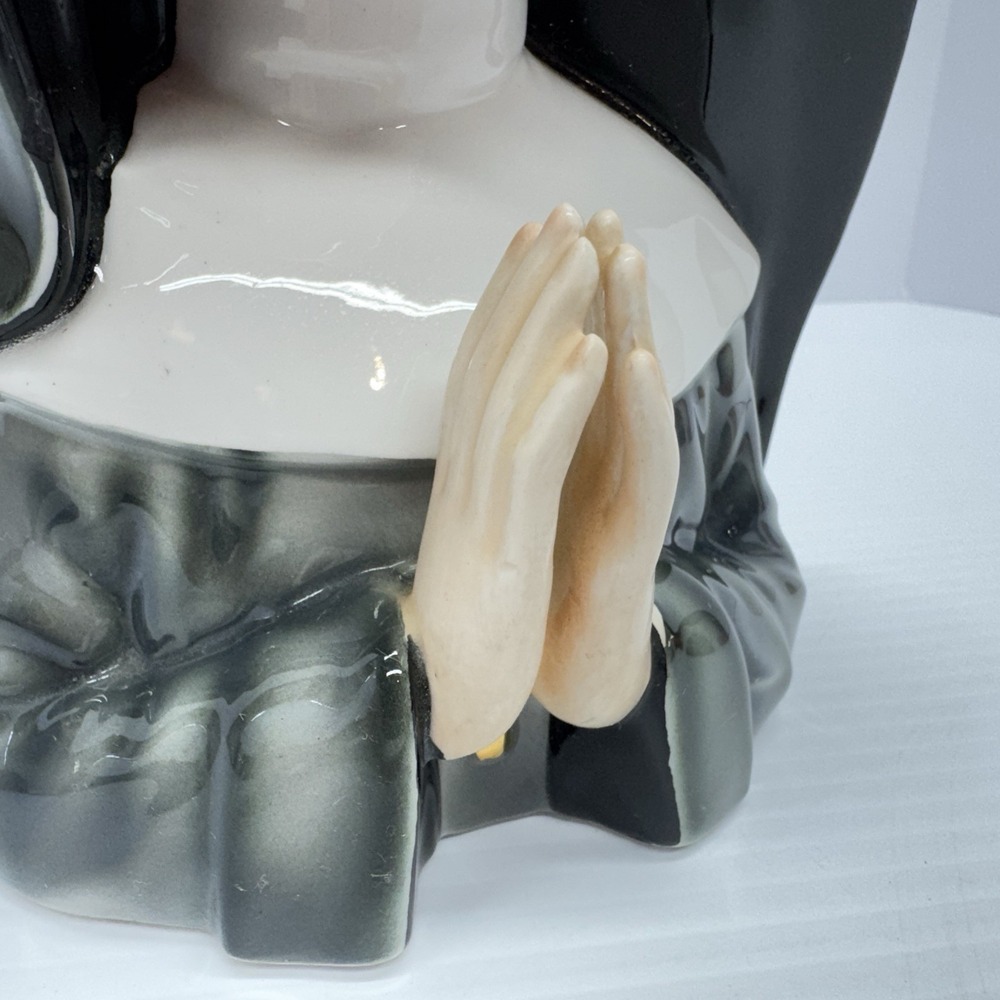 Vintage Mid Century Praying Nun Head Vase Eyelashes Ucagco Ceramics Japan Gray - Picture 5 of 11